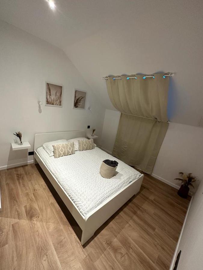 Chambres Dans Maison Neuve Au Style Chic Et Boheme Villeneuve-sous-Dammartin Habitación foto